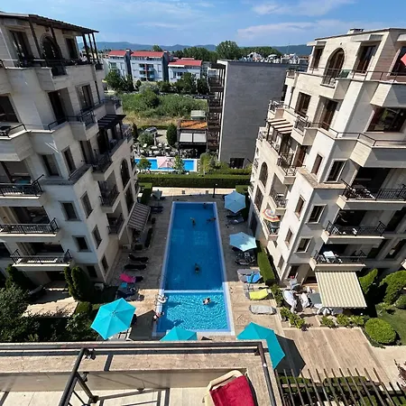 Ξενοδοχείο με διαμερίσματα Amara Sunny 3*