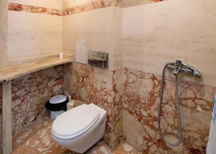 Amara Sunny Aparthotel