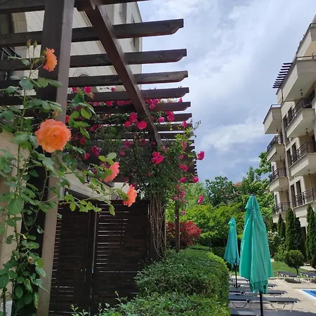 Апартхотел Amara Sunny