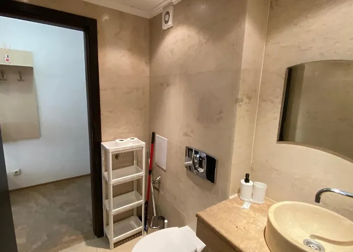 Amara Sunny Σάνι Μπιτς